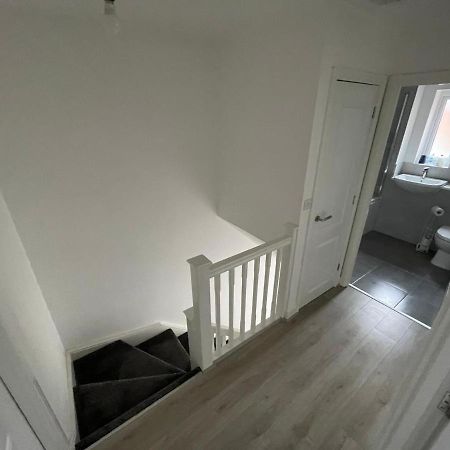 Modern Room With Huge Bed - Walk To City Centre! Manchester Exterior photo