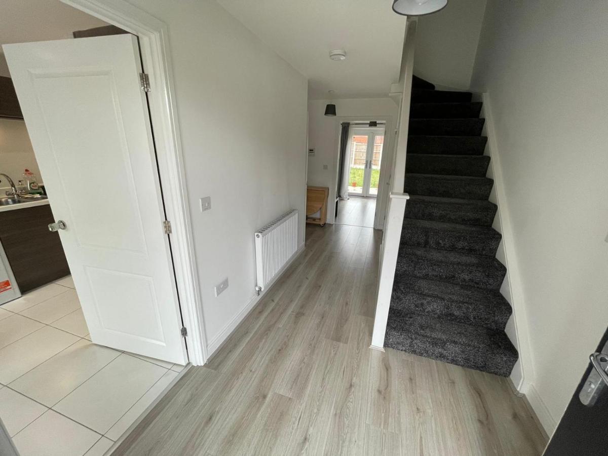 Modern Room With Huge Bed - Walk To City Centre! Manchester Exterior photo